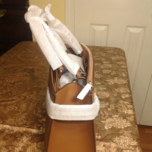 Authentic Michael Kors bag - Picture 8 of 8